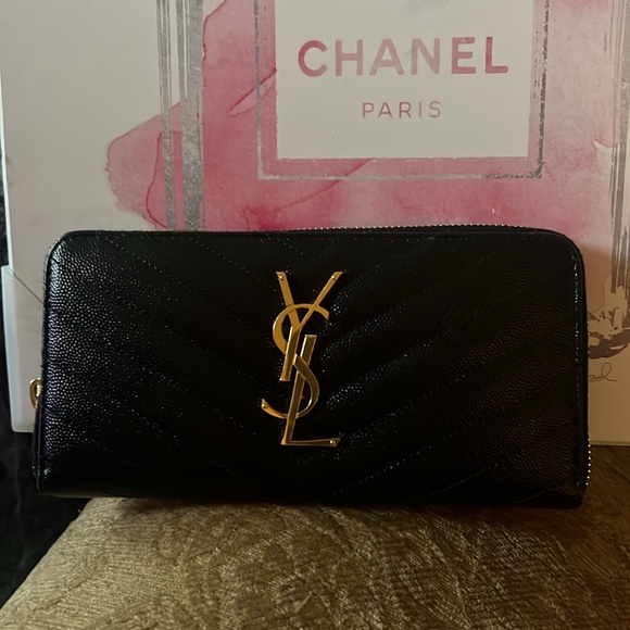 Like NEW Cassandra YSL Wallet! No call outs, looks like new condition! Stunning - Picture 4 of 10